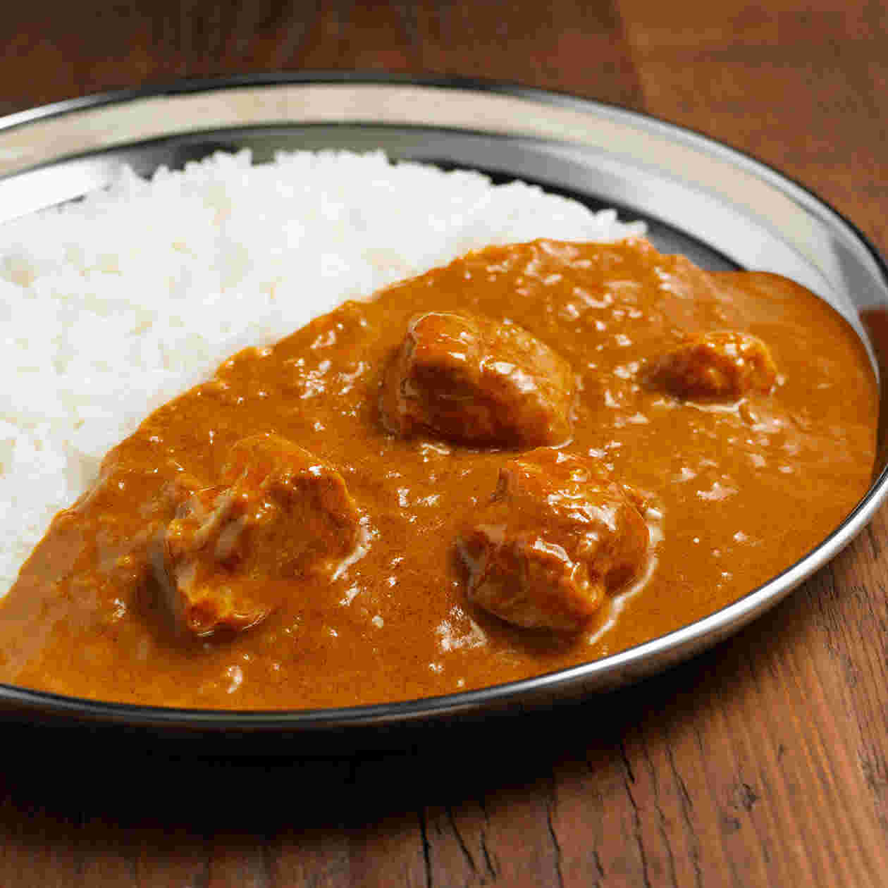 素材を生かしたカレー　バターチキン