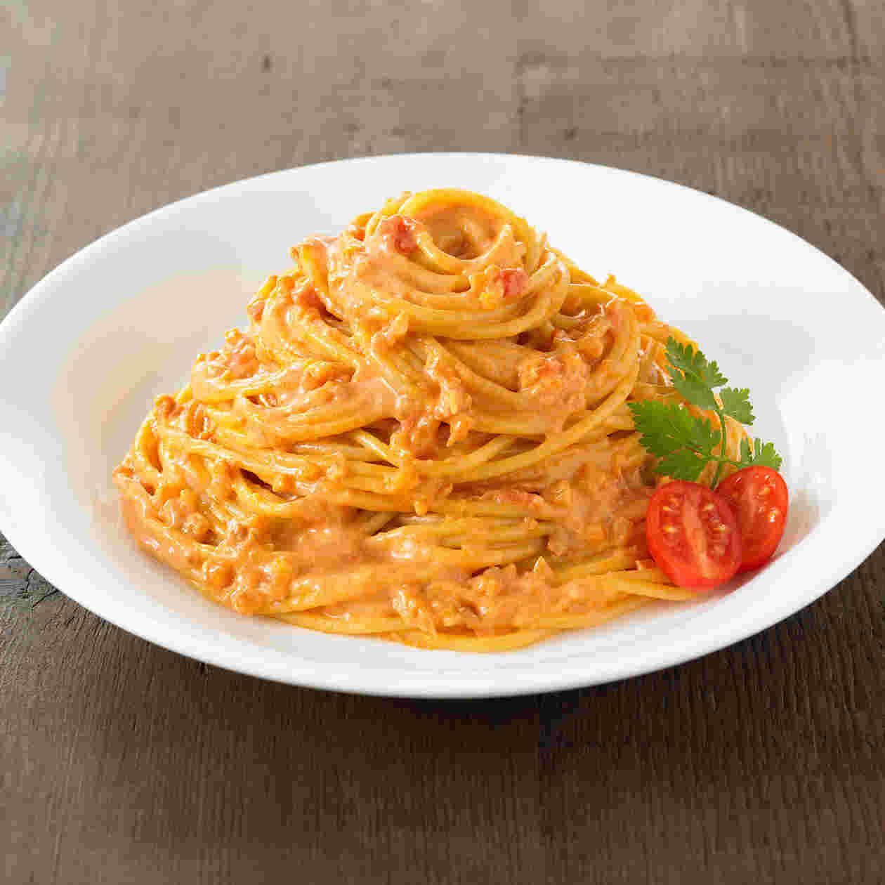素材を生かしたパスタソース　紅ずわい蟹のトマトクリーム