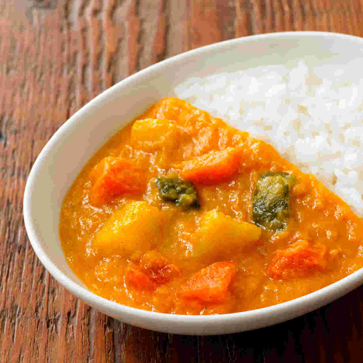 小さめカレー　国産りんごと野菜