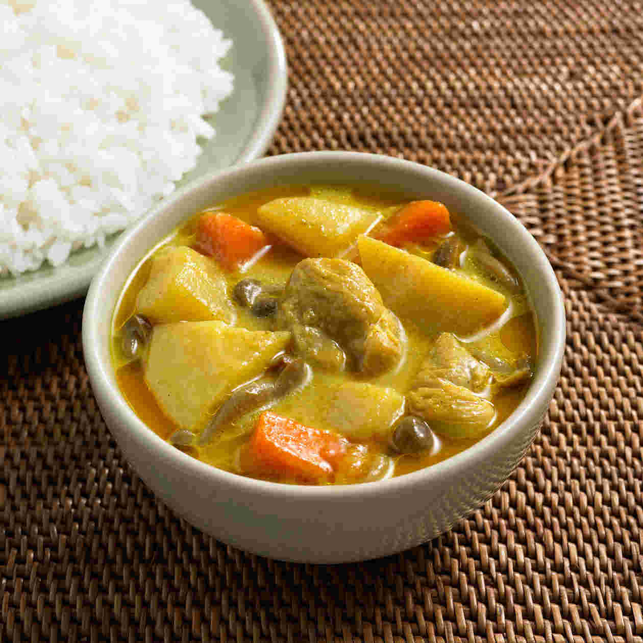 素材を生かしたカレー　イエロー