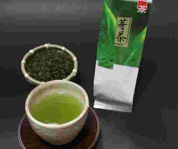 芽茶の茶葉とお茶