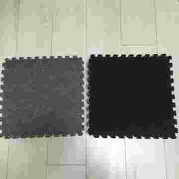 セリアの「クッションジョイントマット」