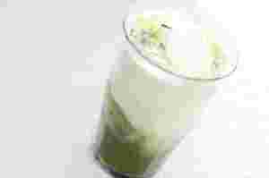 抹茶と豆乳のラテ