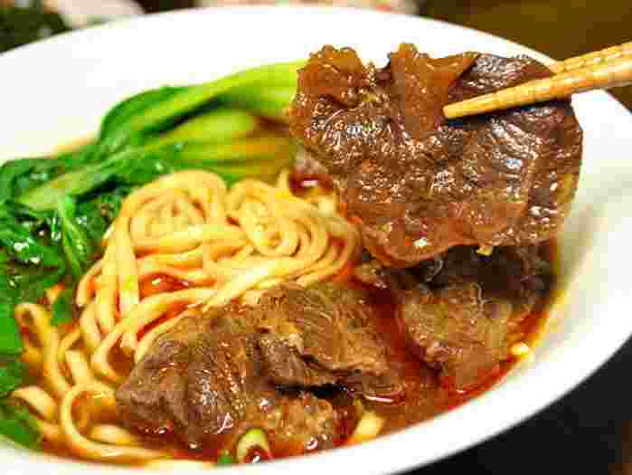 台湾グルメの牛肉麺