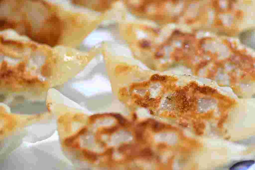 焼餃子が並べられている様子