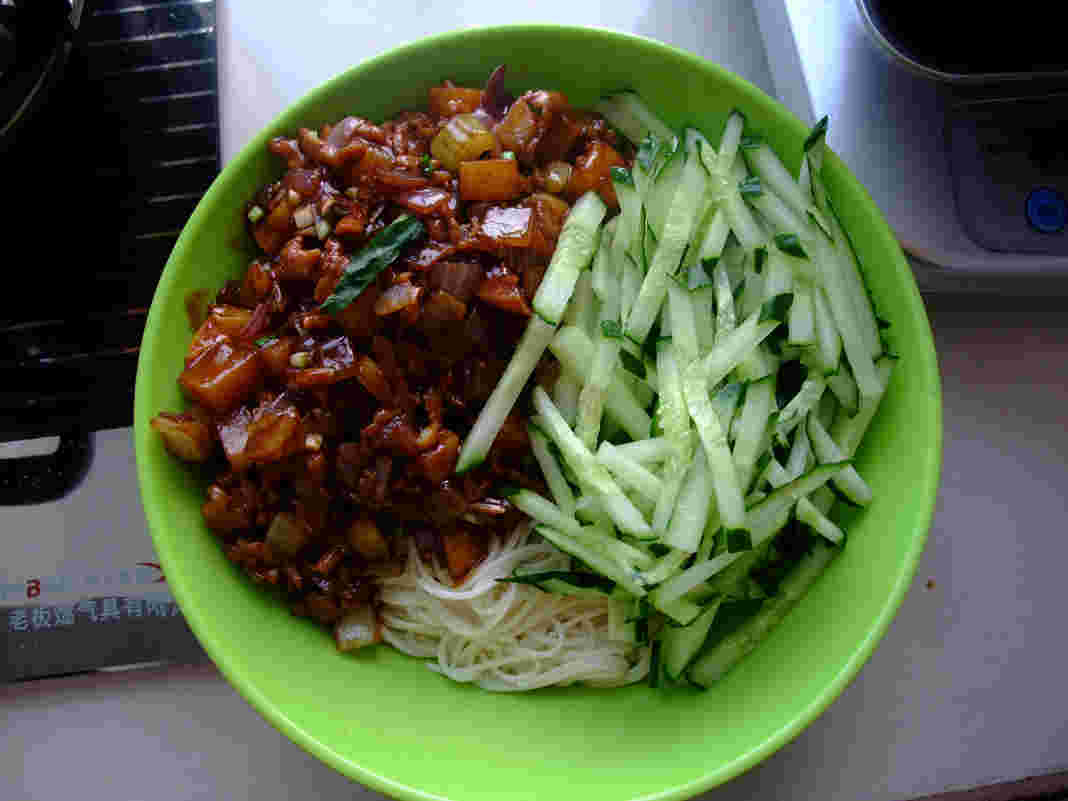ジャージャー麺