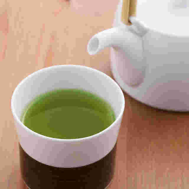 濃い緑色をしている深蒸し煎茶