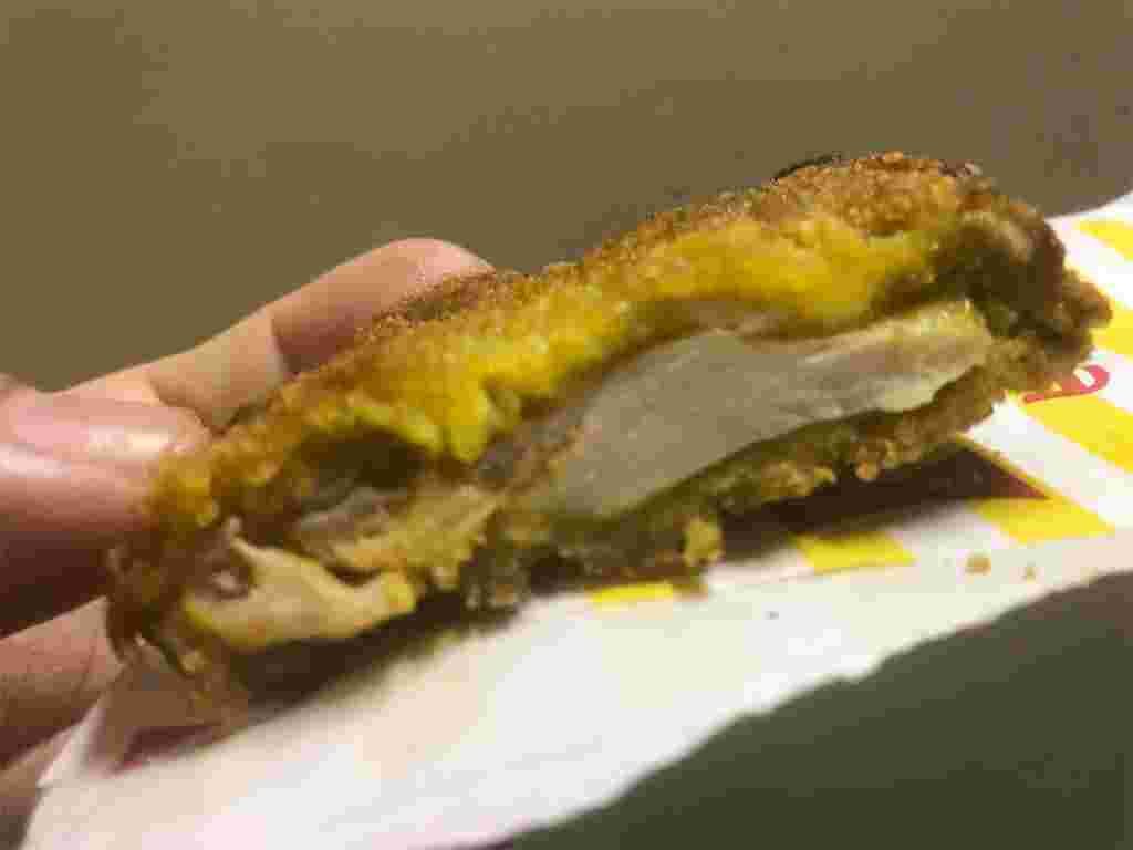 ファミチキ カレー味の断面