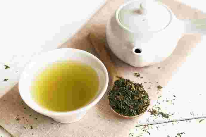 玉露の茶葉と玉露茶の画像