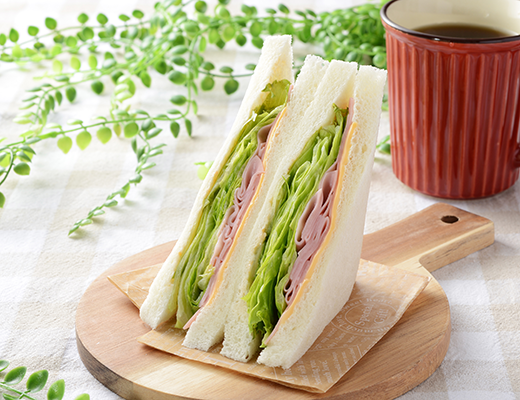 ローソンのシャキシャキレタスハムサンド