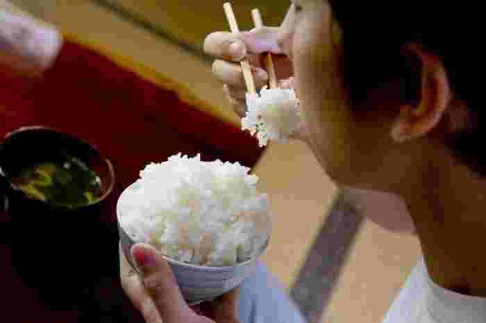 ご飯はがっつり食べている男性