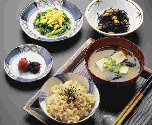 夕食のメニューが並んでいる
