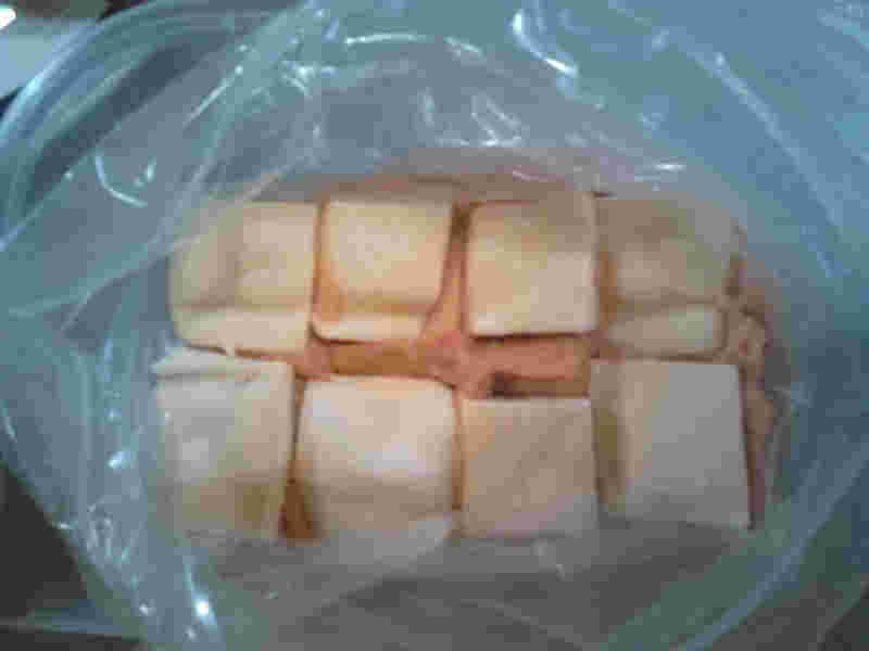 豆腐ようの仕込み