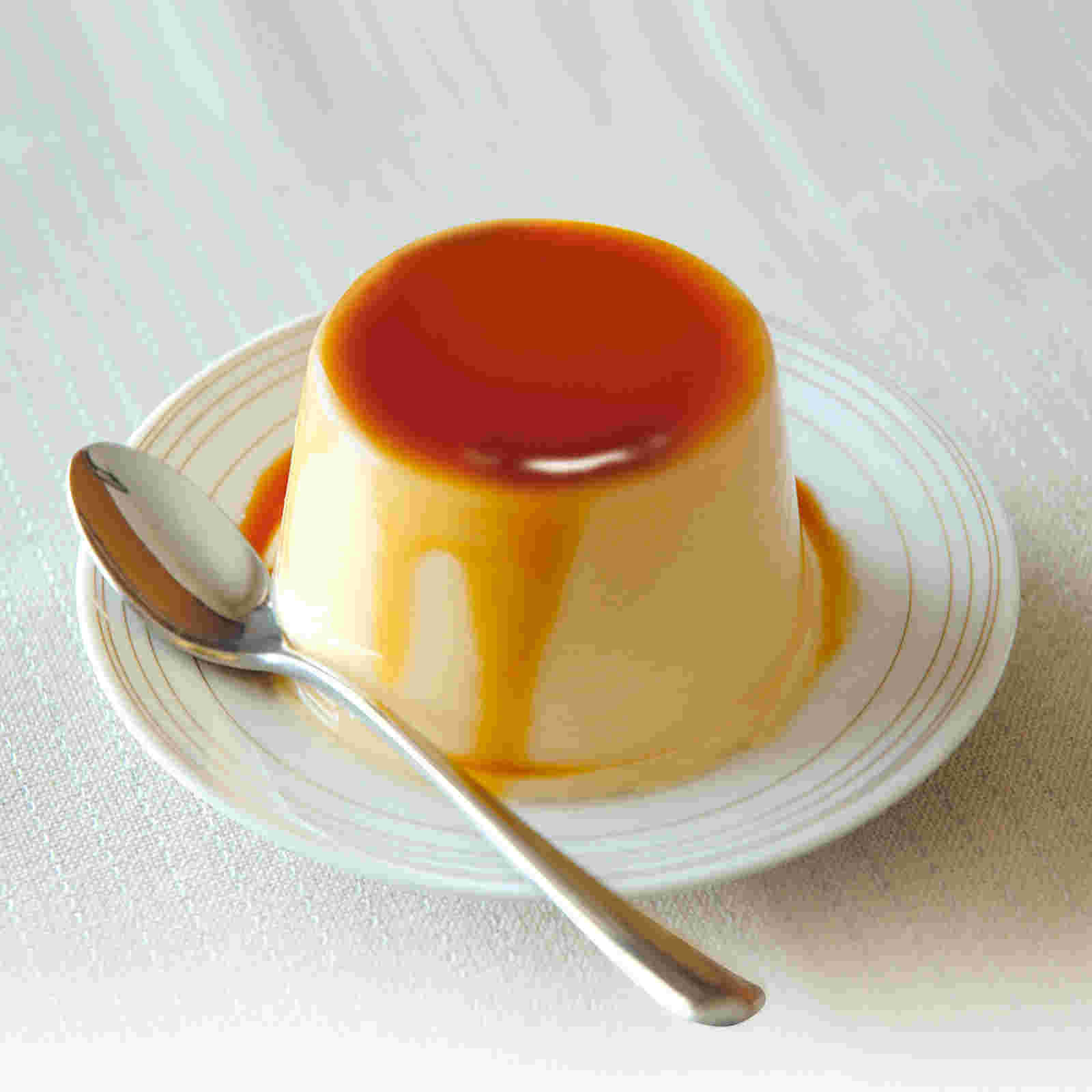 日本で良く食べられているカラメルがかけられたプリン