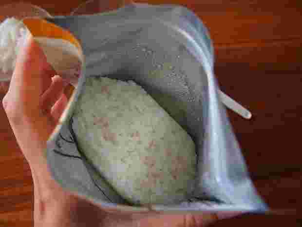 尾西食品で熱湯を注ぎ炊きあがって開封したところ