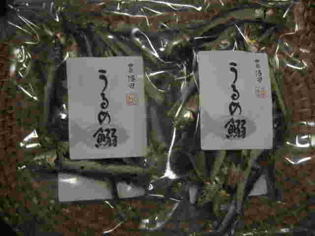袋に入ったうるめいわしの煮干し