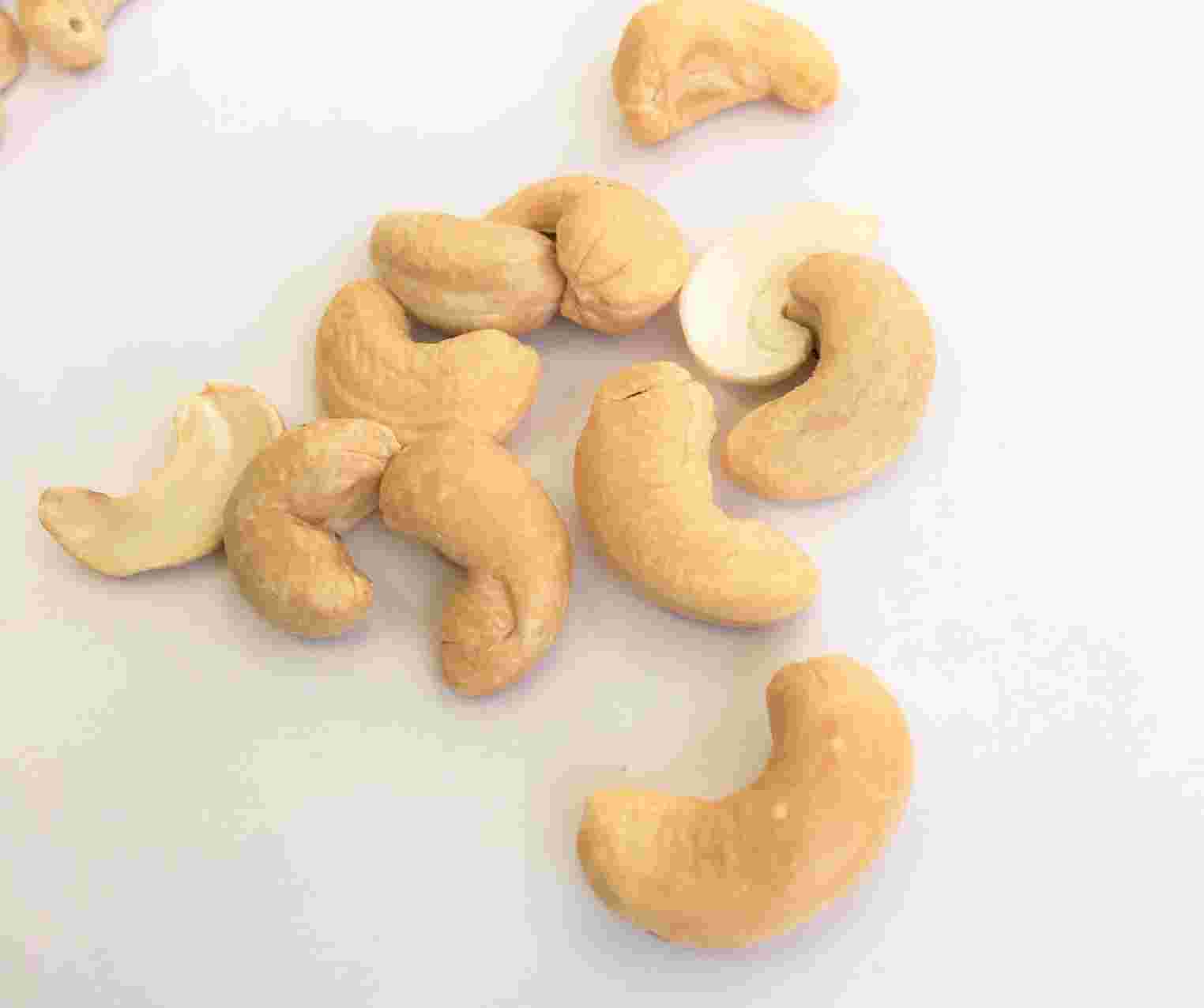 成分の半分が脂質のカシューナッツ一つまみの量