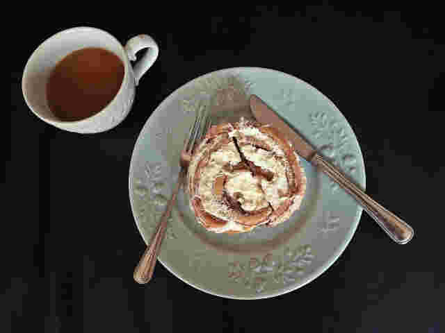 コーヒーとシナモンロール