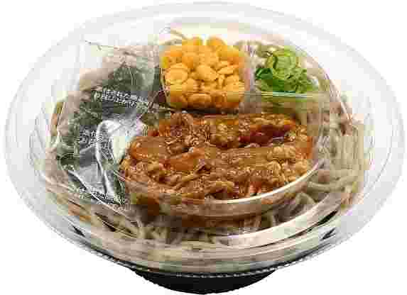 海苔ゴマ盛りで食べるピリ辛冷し肉つけ蕎麦