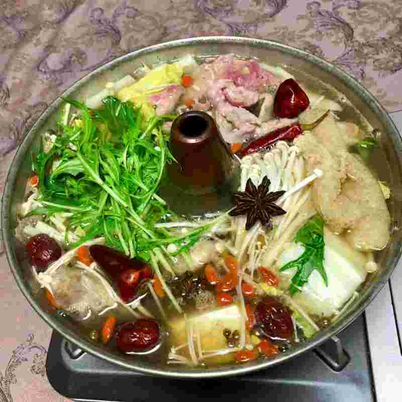 草果が入っている薬膳火鍋