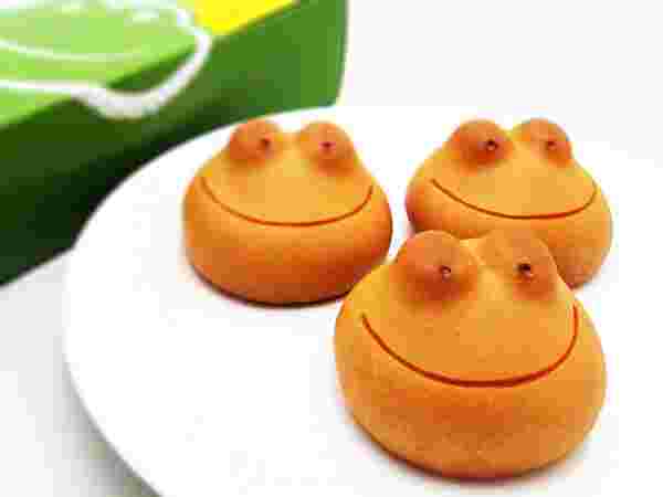 青柳総本家の名物「カエルまんじゅう」