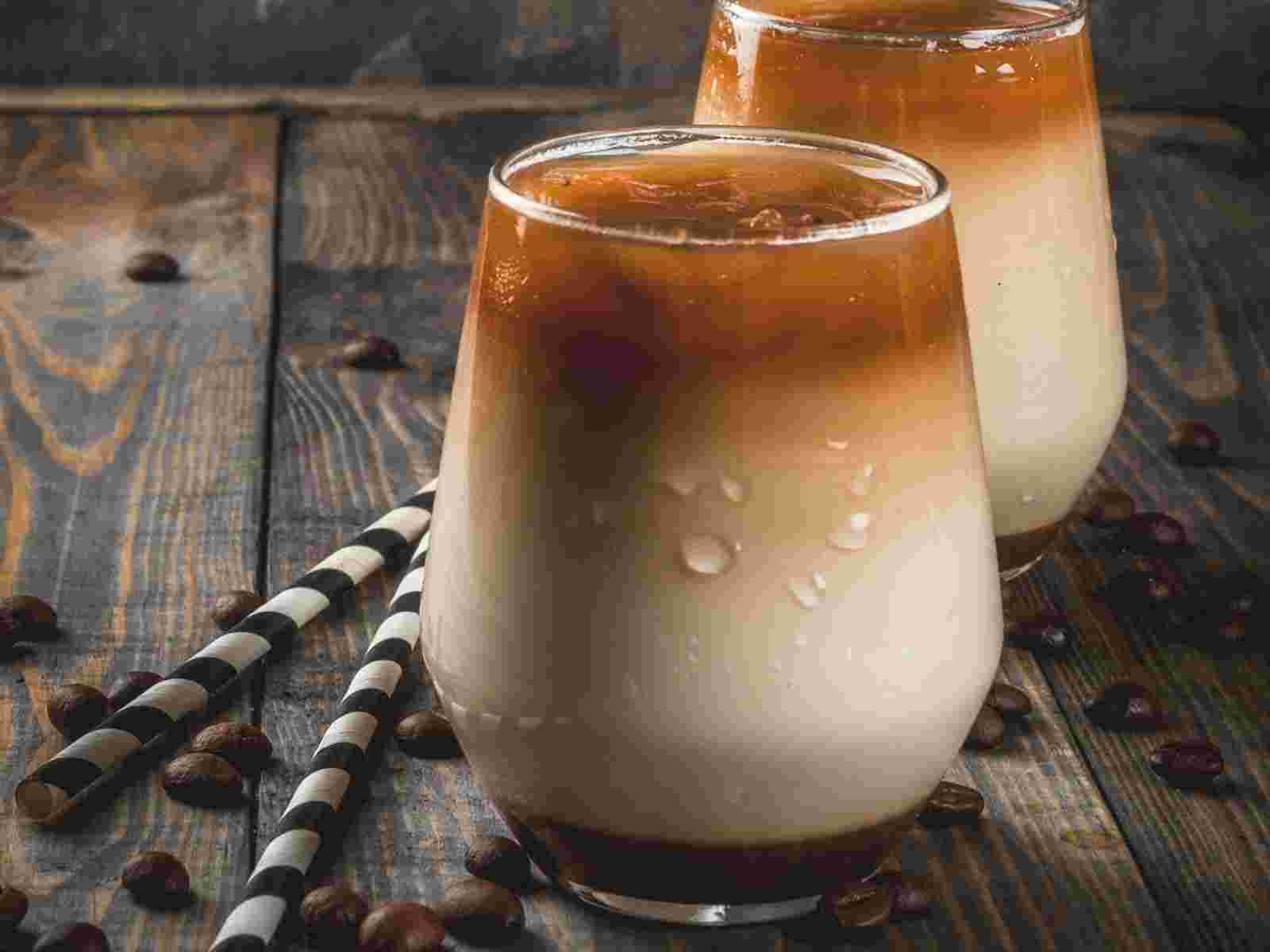 シロップ入りのコーヒー
