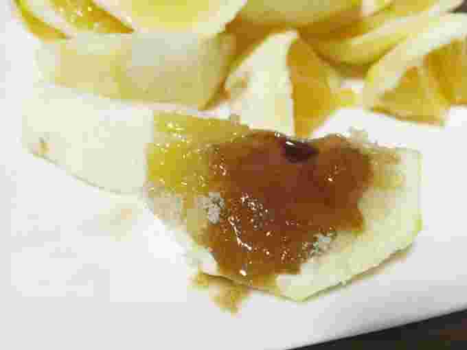 砂糖醤油をかけたニューサマーオレンジ