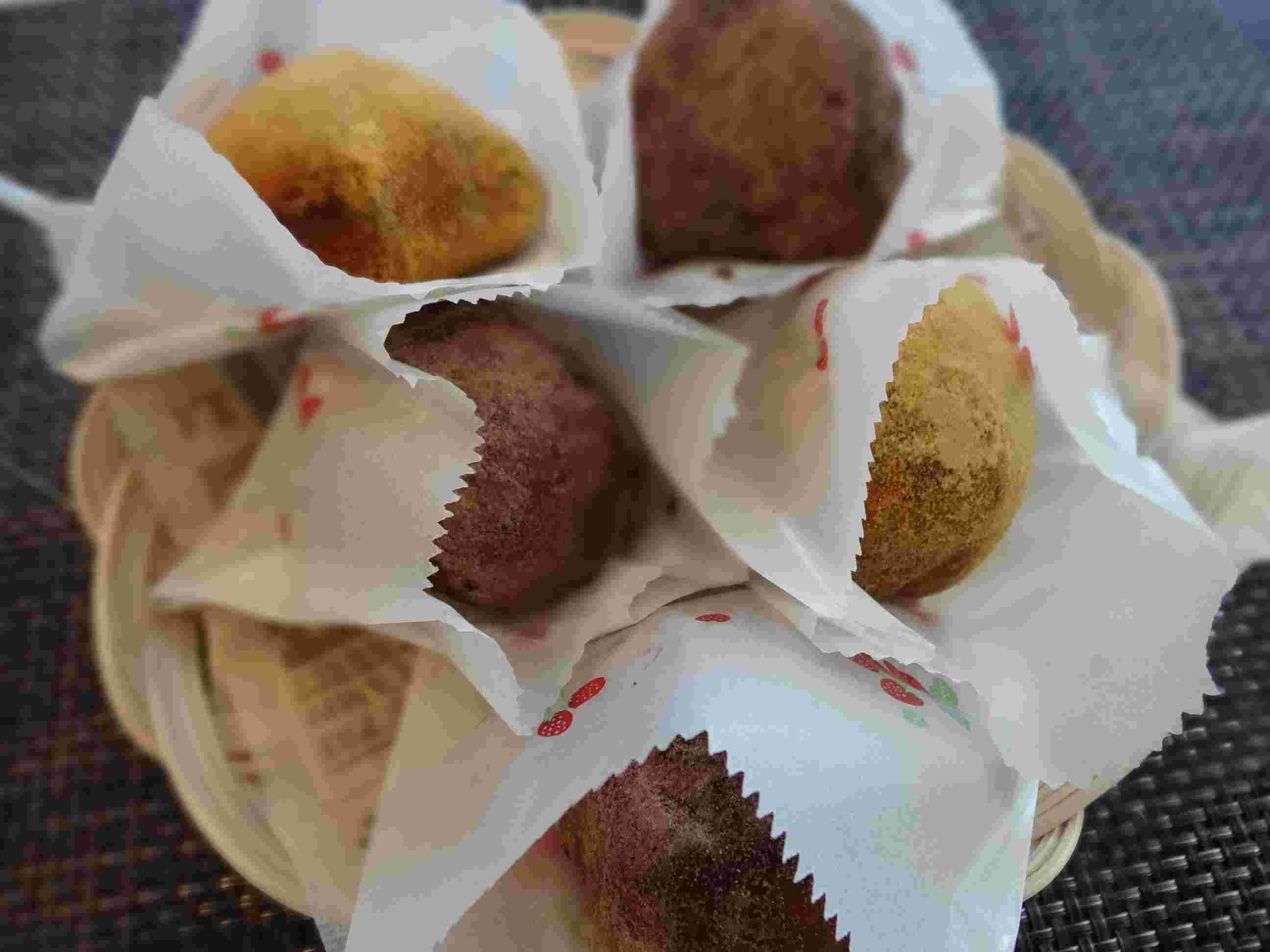 揚げパンにしたディナーロール