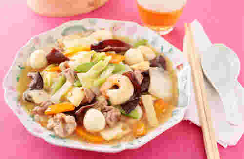 食卓に並ぶ八宝菜
