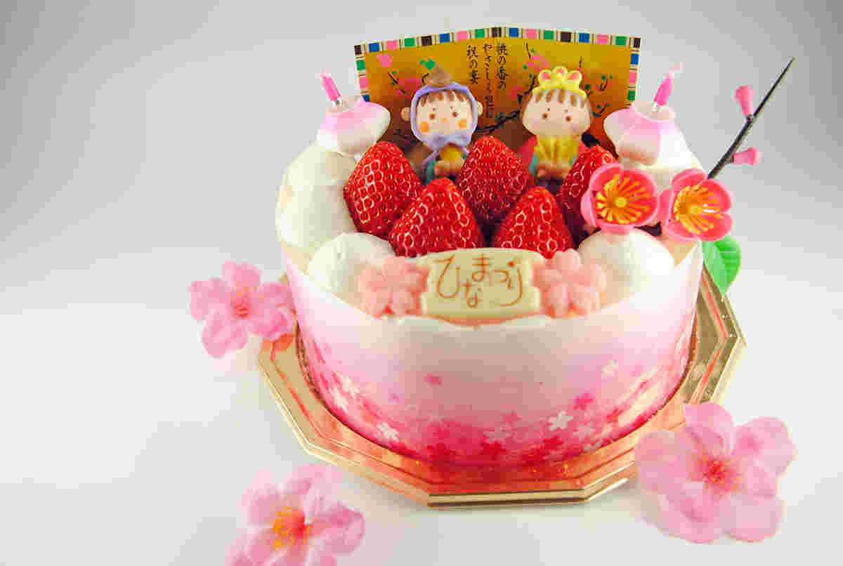 イチゴがのったひな祭りケーキ