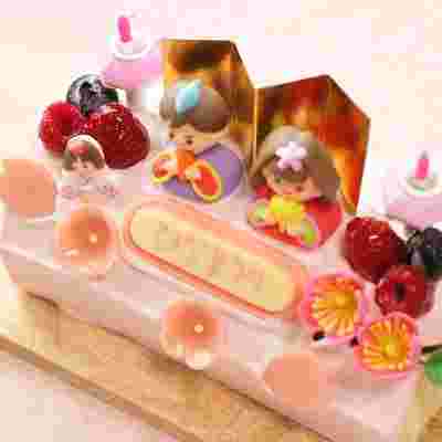 ロールケーキ専門店クルルのひな祭りロールケーキ