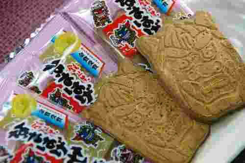 ナマハゲせんべいとパッケージ