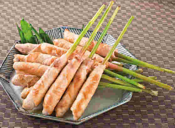 谷中生姜の長い茎をそのまま利用した肉巻き