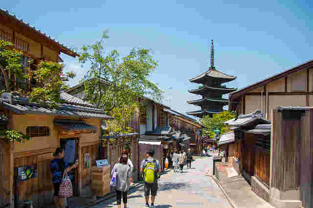 清水寺の参道の坂