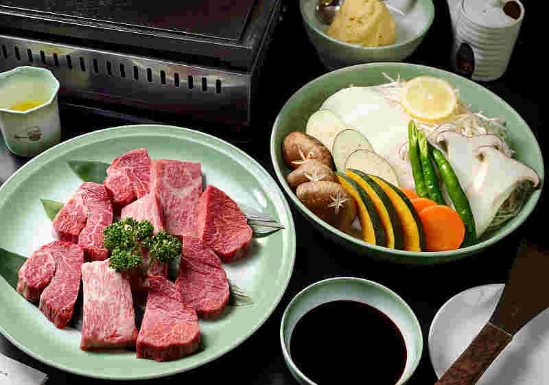 モリタ屋JR京都伊勢丹店の肉と野菜盛り