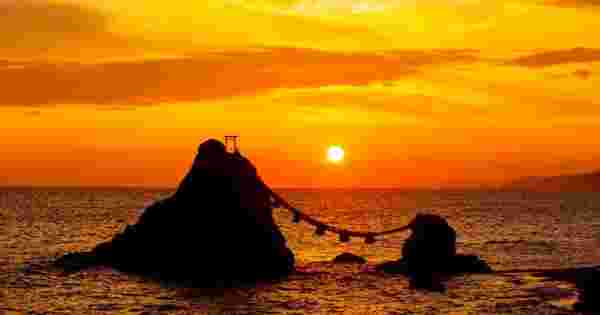 夕日の夫婦岩
