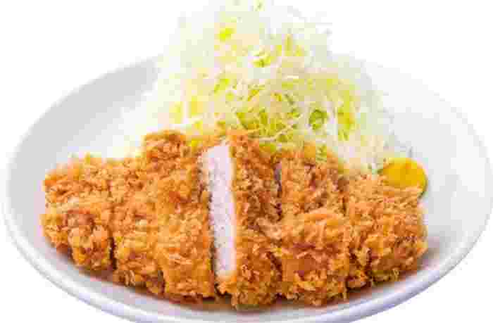 お皿にのったとんかつ