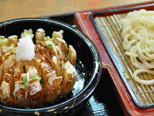 麺乃匠の玉ねぎつけ麺の紹介