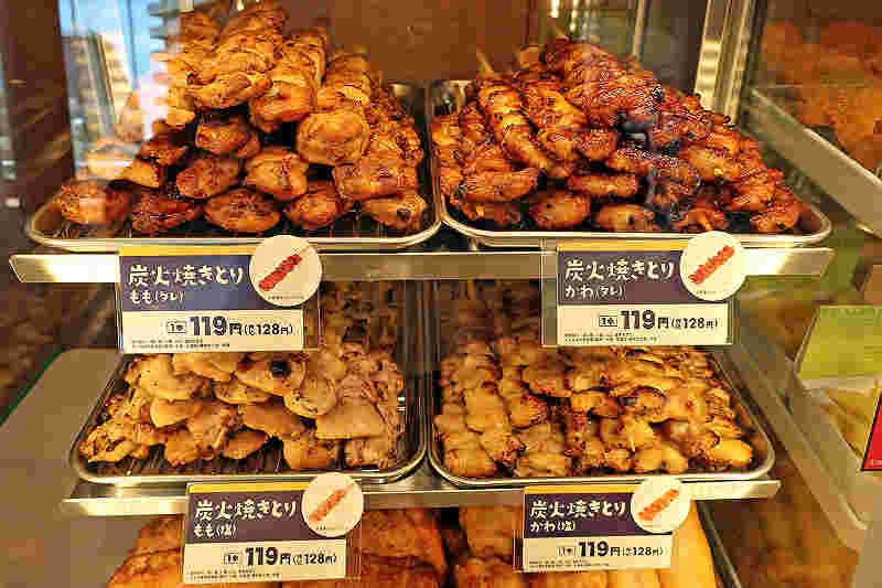 ファミマの焼き鳥販売コーナー