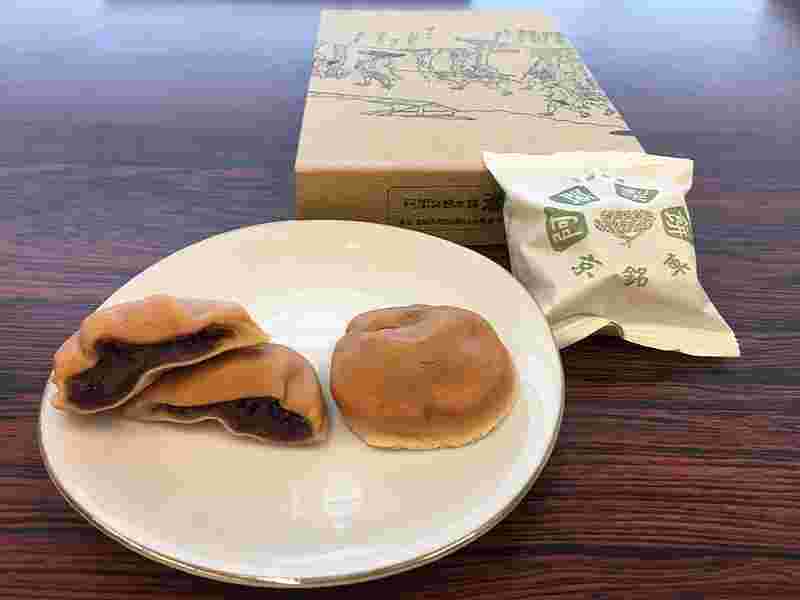 満月本店の阿闍梨餅の画像