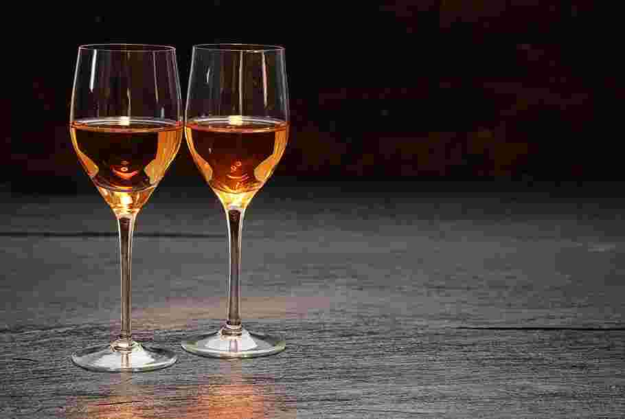 グラスに注がれたシェリー酒