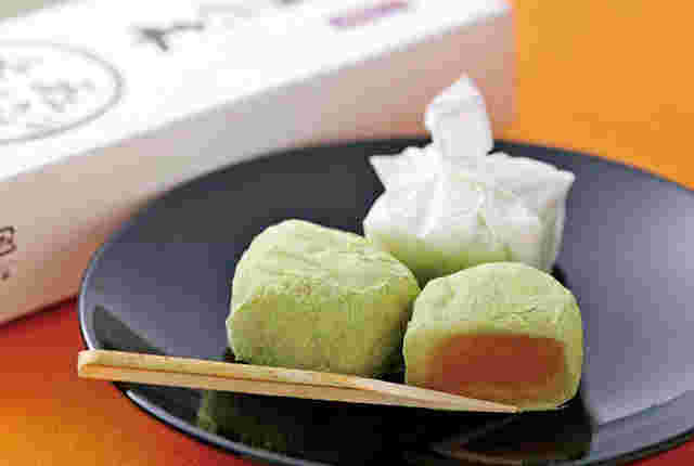 いと重菓舗の埋もれ木