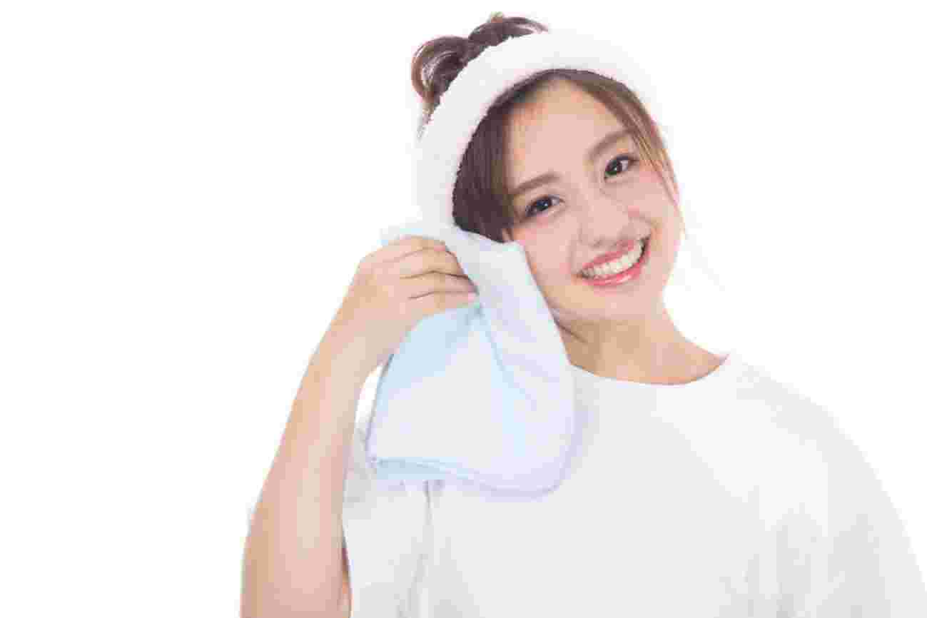 汗をかく女性