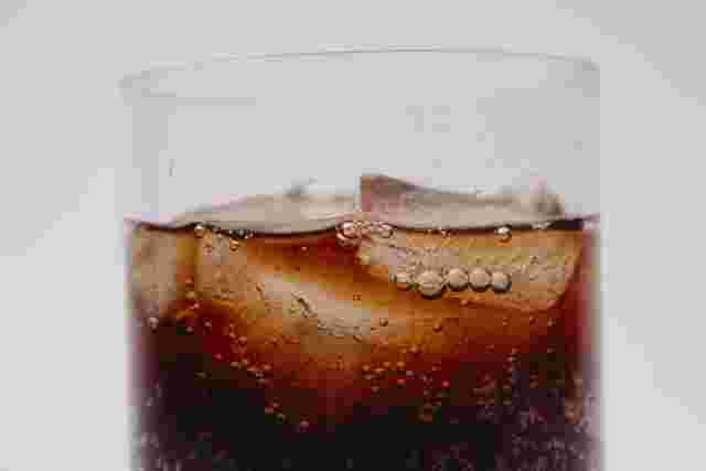 グラスに入ったコーラ