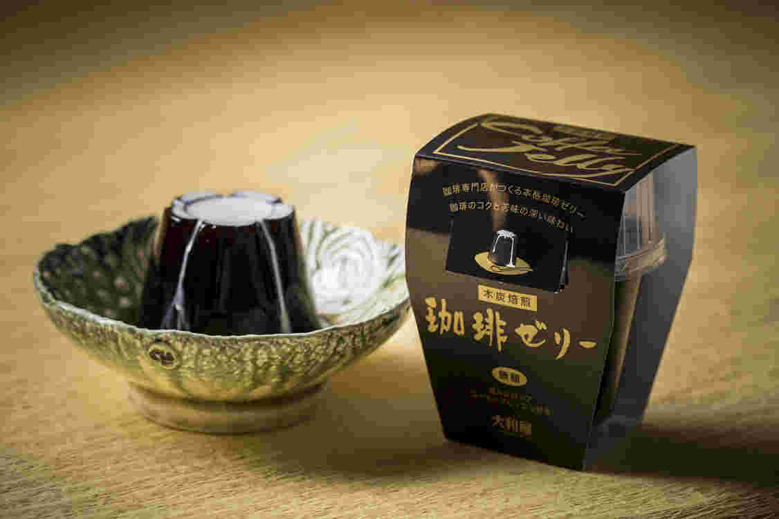 真っ黒が印象的な珈琲ゼリー