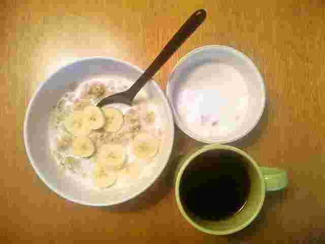 バナナオートミールの朝食