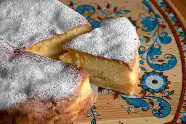ロシアで人気のりんごのケーキ・シャルロートカ