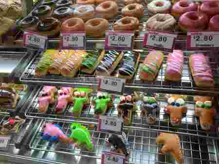 オーストラリアの店頭でドーナツを販売している様子