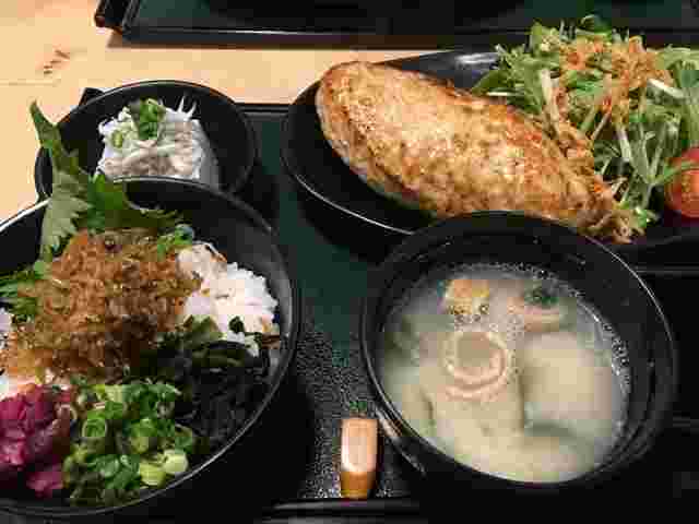 鎌倉六弥太の定食