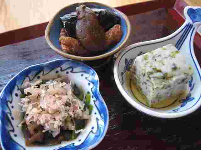 和料理日和の小鉢3つ